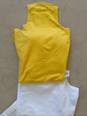 Gap soft light spring turtleneck in sunny yellow. S NWT